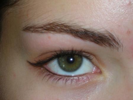droit dans les yeux